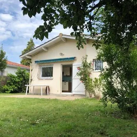 בית נופש Zigzag House Sleeps 4