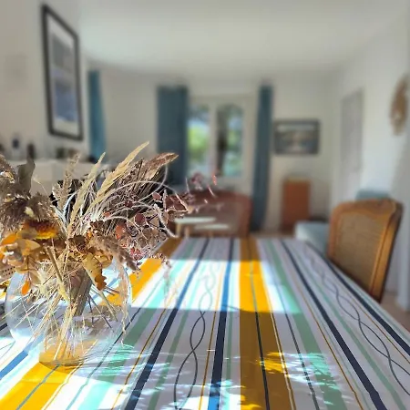 Zigzag House Sleeps 4 בית נופש