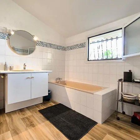 בית נופש Zigzag House Sleeps 4 *